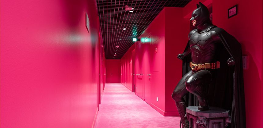 Colori, suggestioni e personaggi diversi rendono ogni piano di Collini Rooms un racconto a sé.