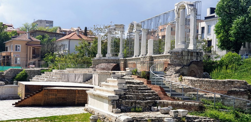 Il foro dell'antica città romana di Augusta Traiana è un sito archeologico nella parte centrale della città di Stara Zagora