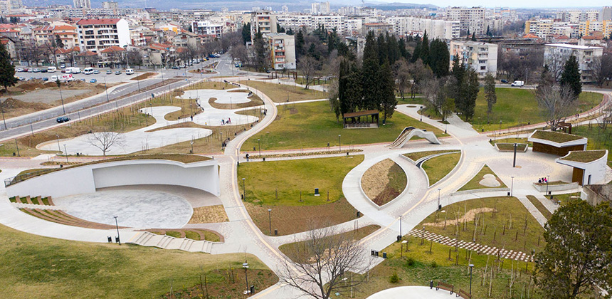 Stara Zagora, tanti parchi e un layout della città moderno a scacchiera rettangolare 